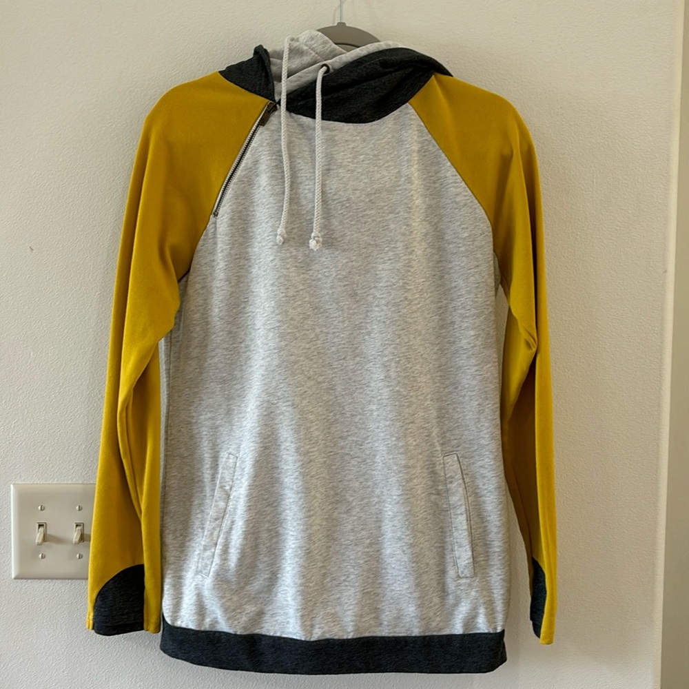 Ampersand Ave DoubleHood